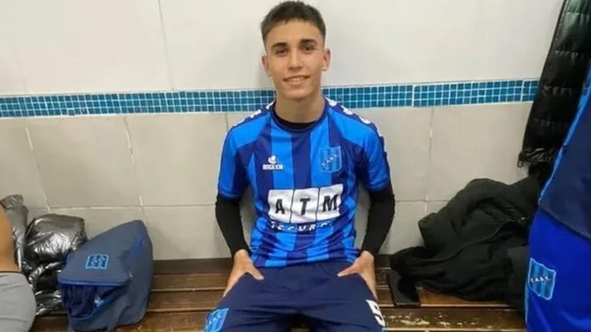 Camilo Nuin, jugador de San Telmo Camilo Nuin, futbolista de San Telmo que falleció durante una operación de rodilla