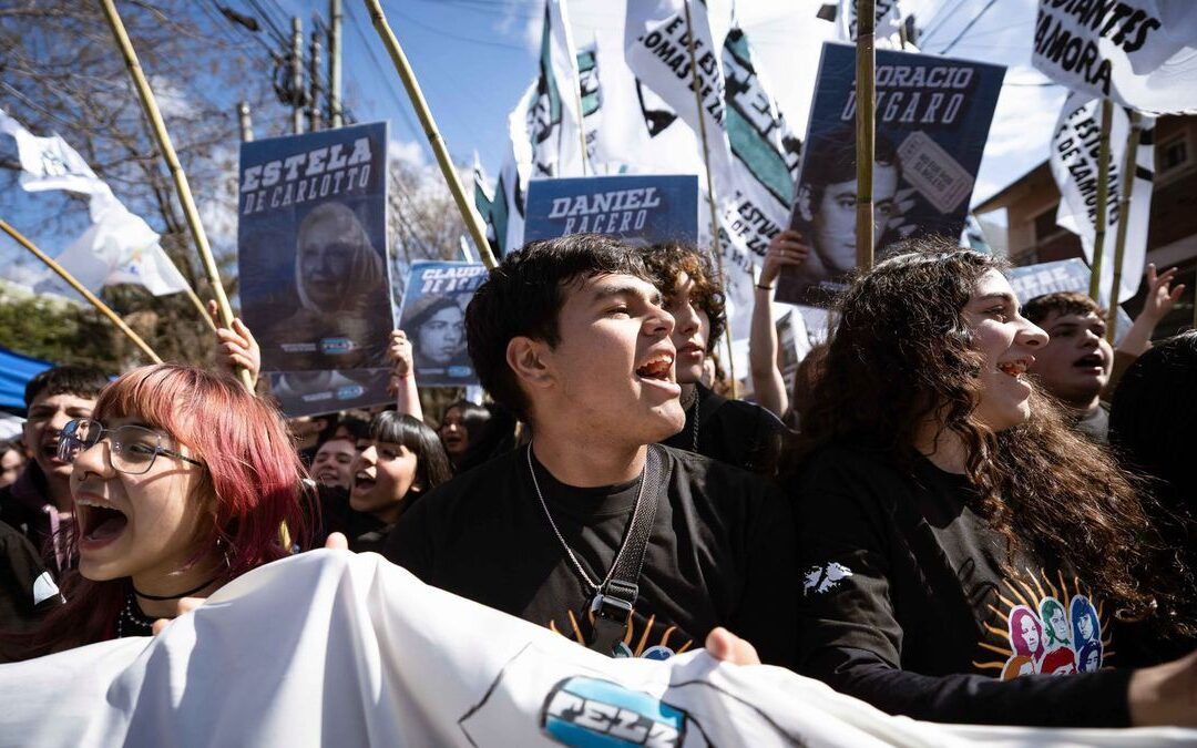 Más de 2 mil estudiantes marcharon al ex Pozo de Banfield por la Noche de los Lápices