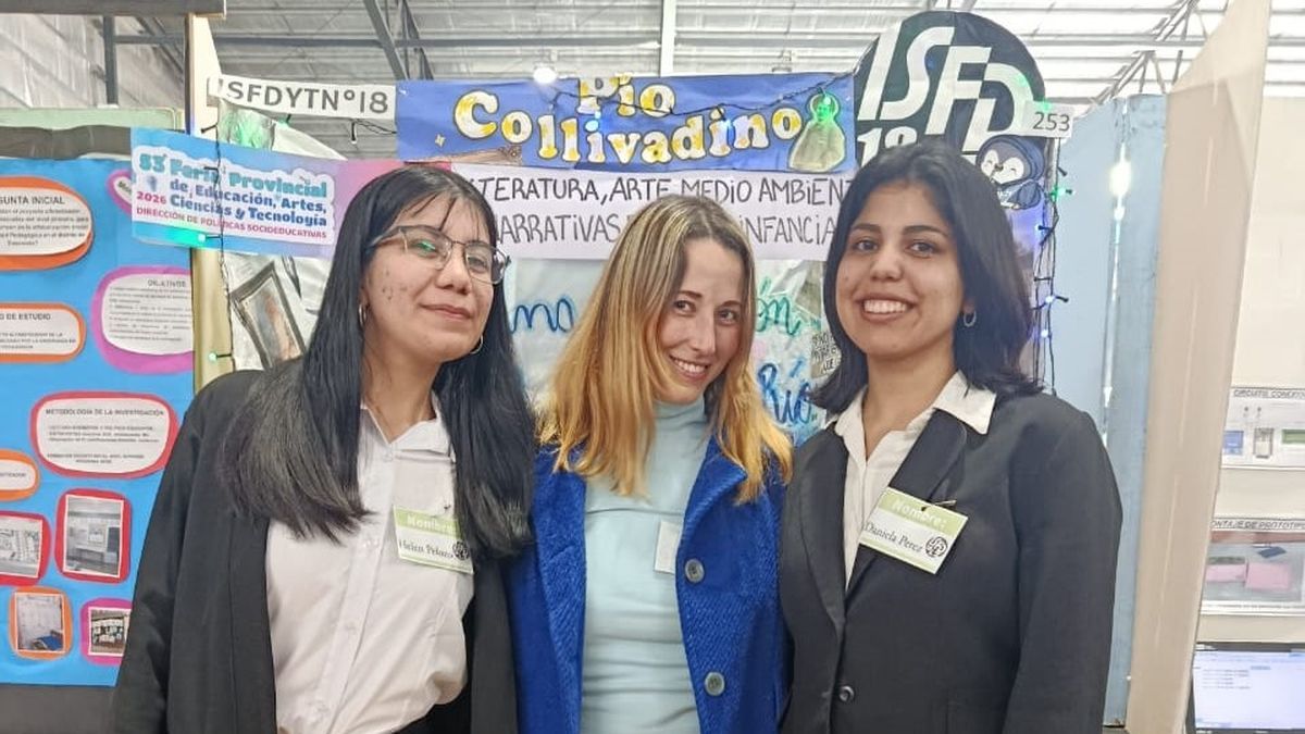 Estudiantes y docentes del ISFD N°18 de Banfield con el proyecto educativo inspirado en Pío Collivadino
