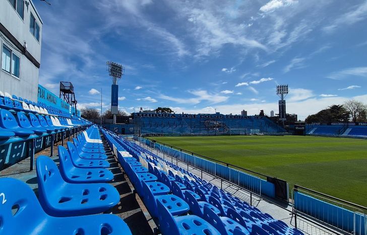 Banfield-Riestra en Temperley: accesos, tribunas y cortes