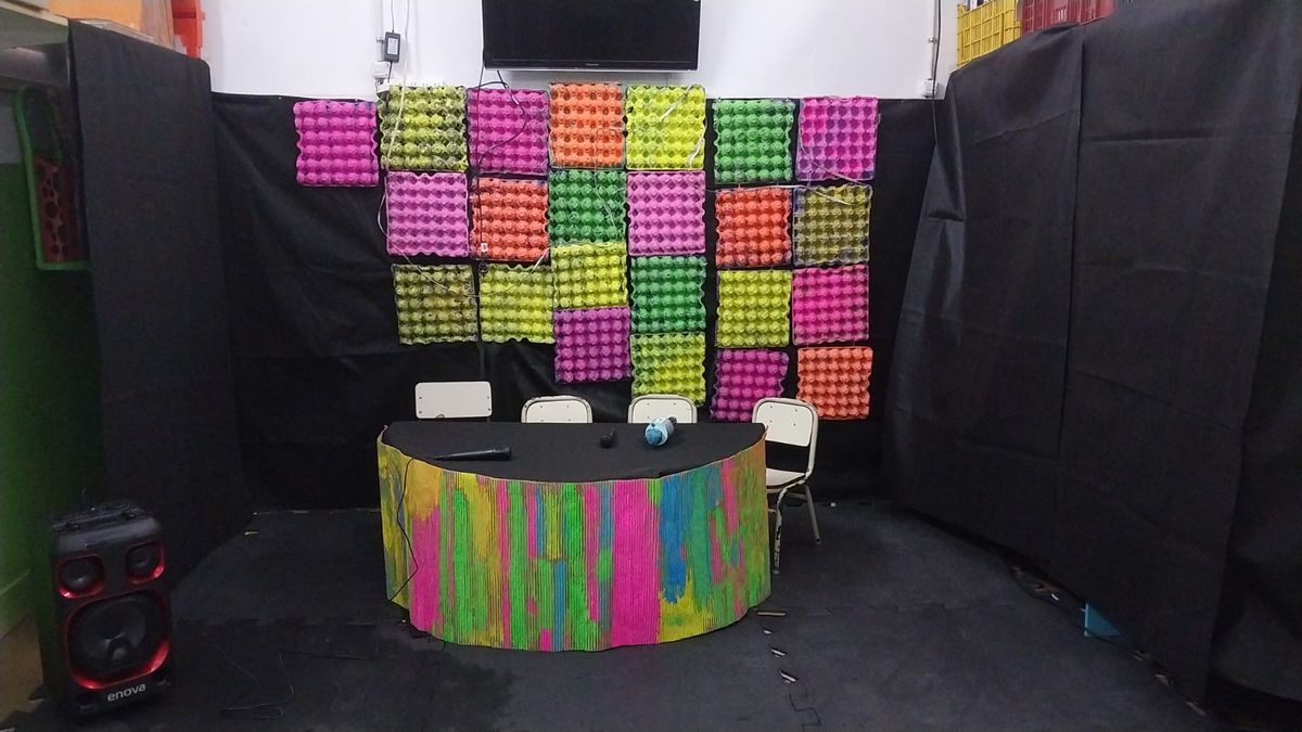 Sala de streaming preparada por alumnos del Jardín de Infantes 901 de Lomas de Zamora