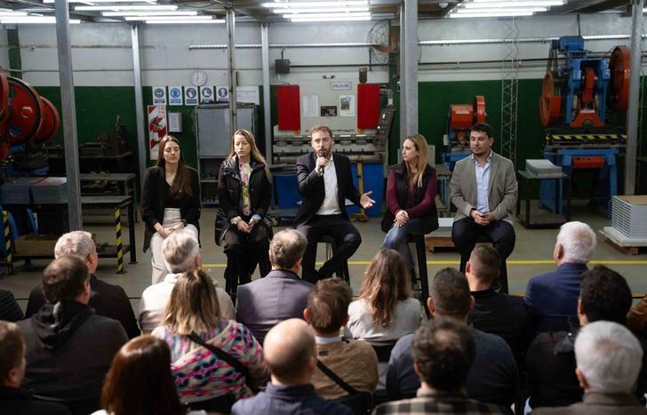 Federico Otermín durante un encuentro con empresarios y representantes de pymes de Lomas de Zamora
